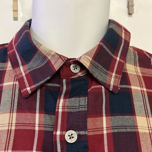 Wrangler ATG Men’s Mix Material Long Sleeve Plaid Button Down Shirt- Medium - Picture 8 of 16